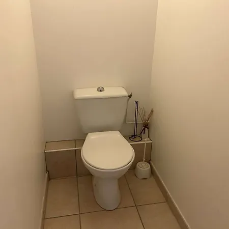 Duplex Climatise 3 Pieces Avec Jardinet Et Garage Prive - 6 Couchages, - Fr-1-250-177 Apartment Aigues-Mortes