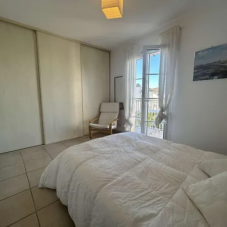 Apartment Duplex Climatise 3 Pieces Avec Jardinet Et Garage Prive - 6 Couchages, - Fr-1-250-177 Aigues-Mortes